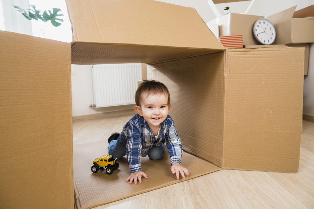 Tunnel Tunnel Time activities with cardboard box for babies
